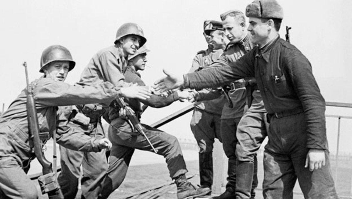 meeting-of-us-and-soviet-forces-on-the-elbe-river