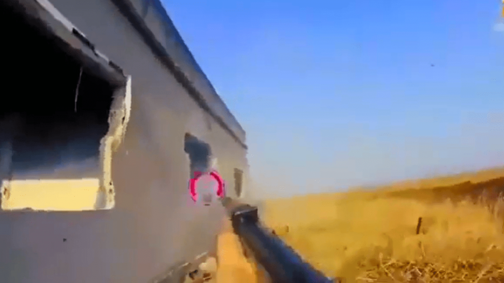 Intense Footage of Lone SAA Soldier Defending a House Against Jihadists