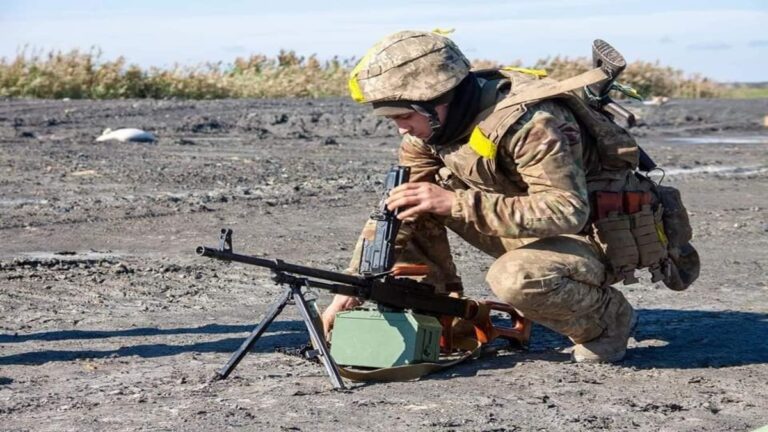 Trench Firefight - 3 Russian Soldiers Shot Dead On Headcam » Reaper Feed