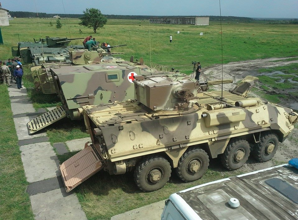 BTR-82A e BTR-4 estão entre os dez melhores transportadores de